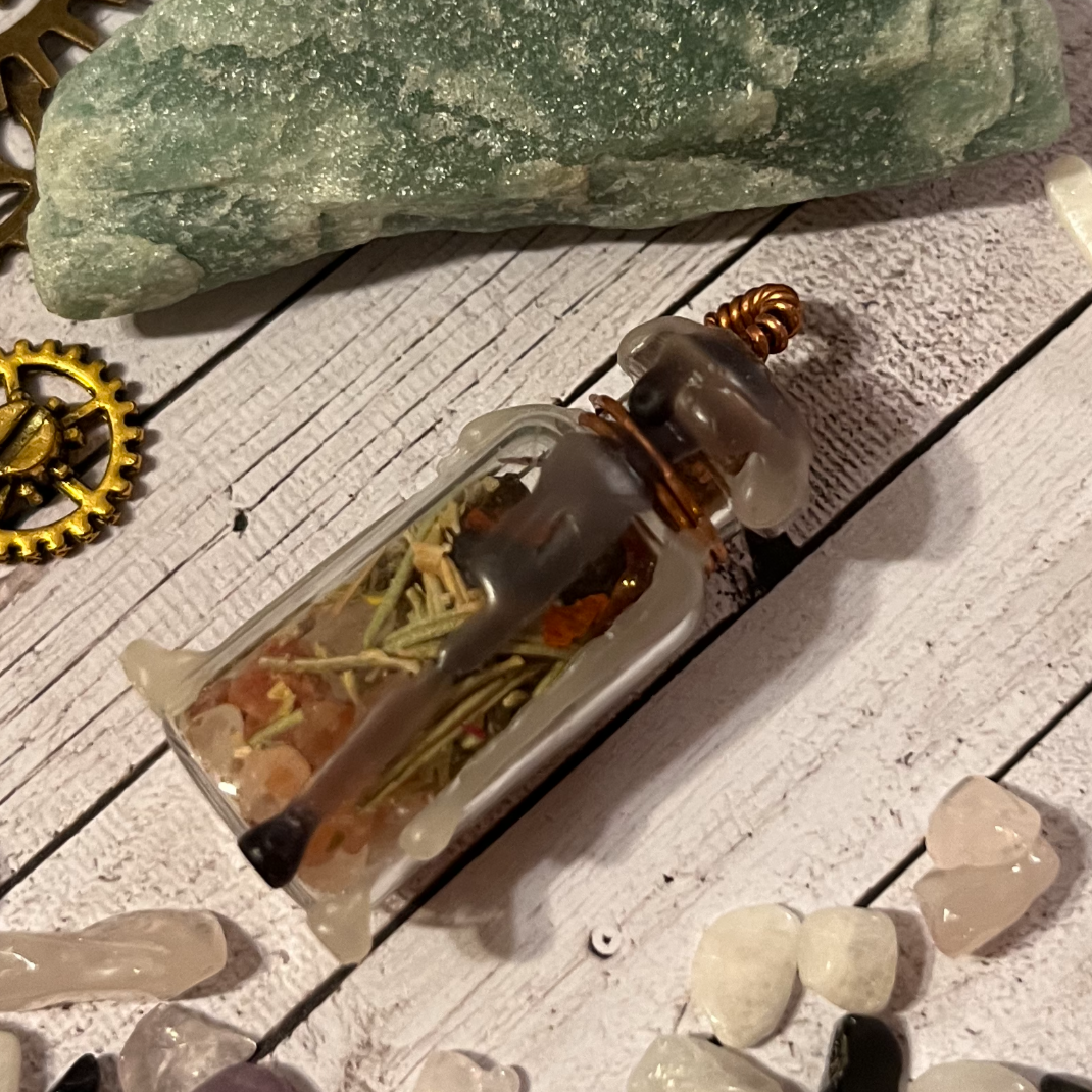 Spellbound: Spell Jar Pendant - Spicy Protection